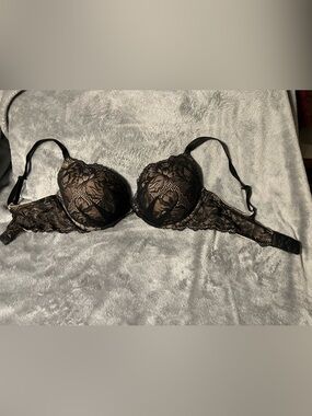 Victoria's Secret Black Lace Underwire Bra